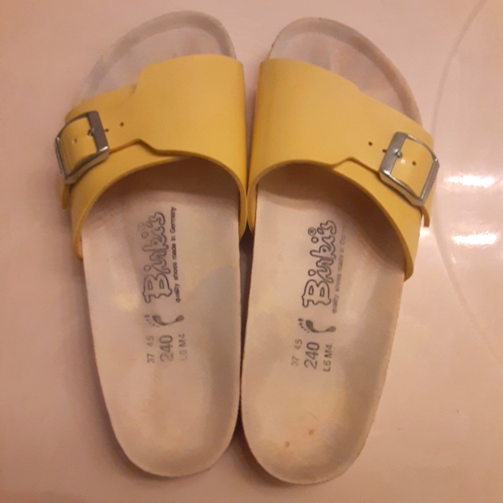 Birki's Original Birkenstock Yellow Catalina Slides. American Size 8